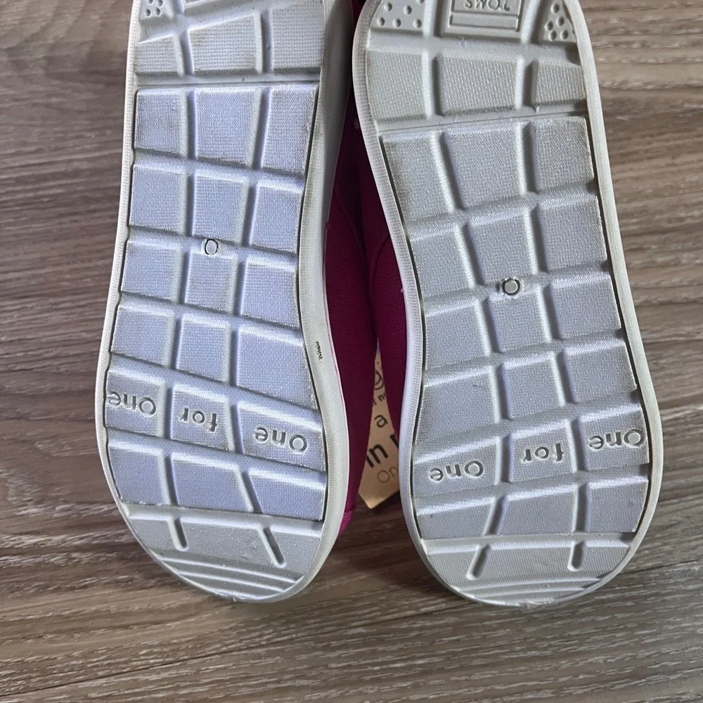 Toms Pink and White Canvas Sneakers New 13.5